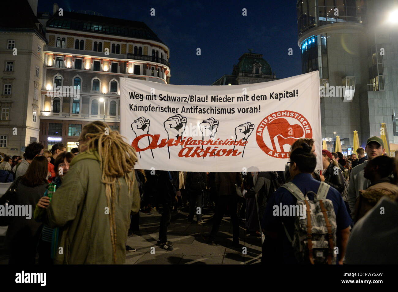 Vienna, Austria. 18 October 2018. The Thursday demonstrations against the current Federal Government are reactivated. The rally was called on Stephansplatz. The protests will then be continued every week at various locations in Vienna. Credit: Franz Perc / Alamy Live News Stock Photo