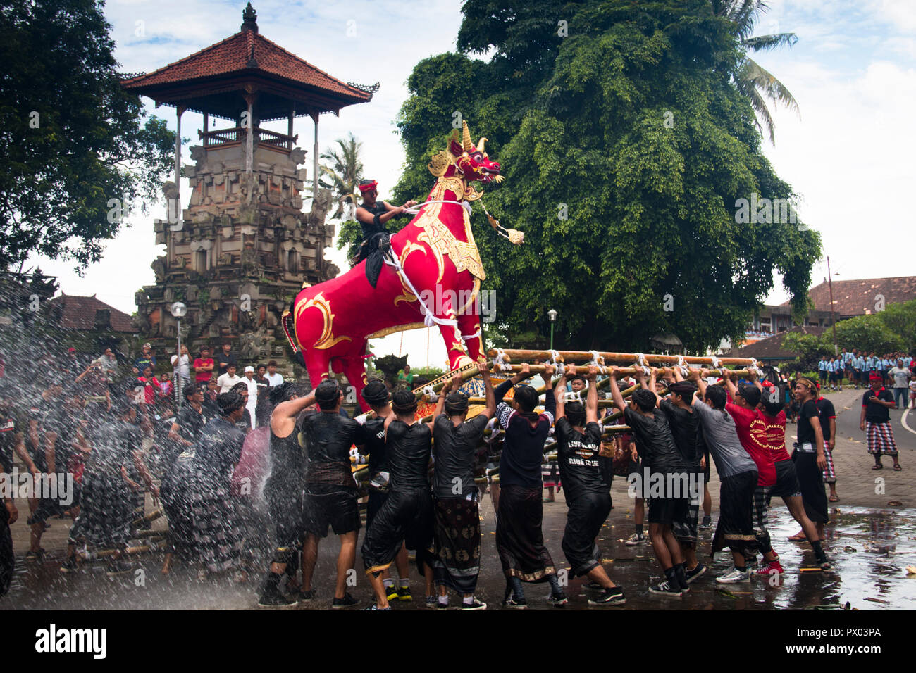 UBUD, BALI - JANUARY 2018: A funeral and cremation ceremony in a little ...