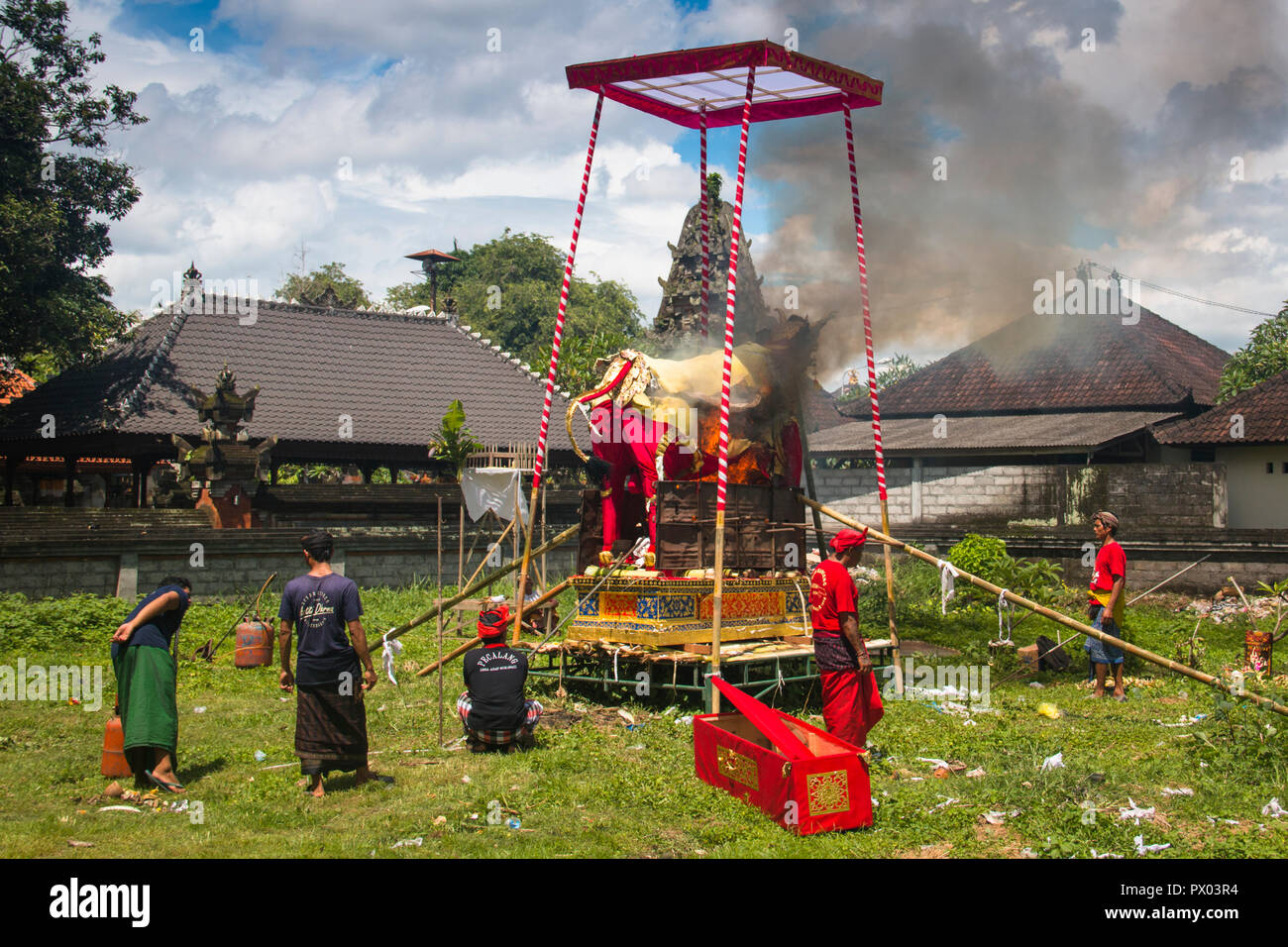 UBUD, BALI - JANUARY 2018: A funeral and cremation ceremony in a little ...
