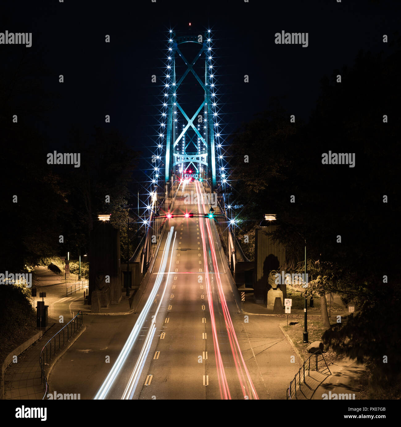 Suspension bridge trail hi-res stock photography and images - Alamy