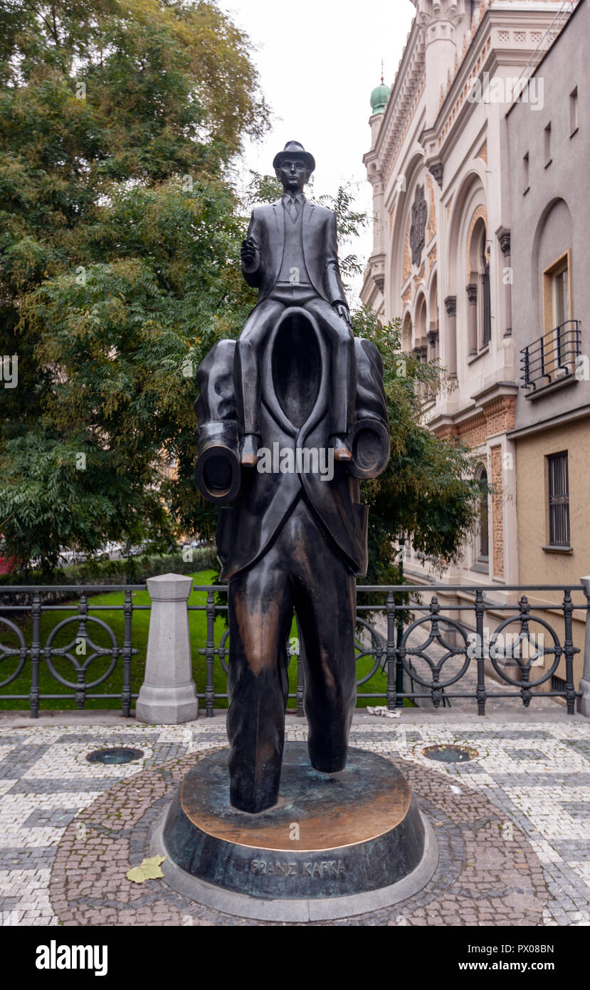 Franz Kafka monument, sculpture by artist Jaroslav Róna, Vězeňská