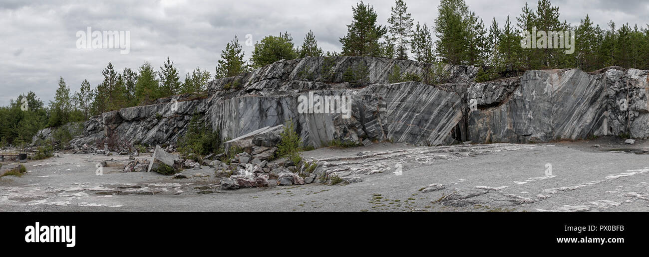 Large Rocks Off Back Slab Wide slab floor hi-res stock photography and images - Alamy