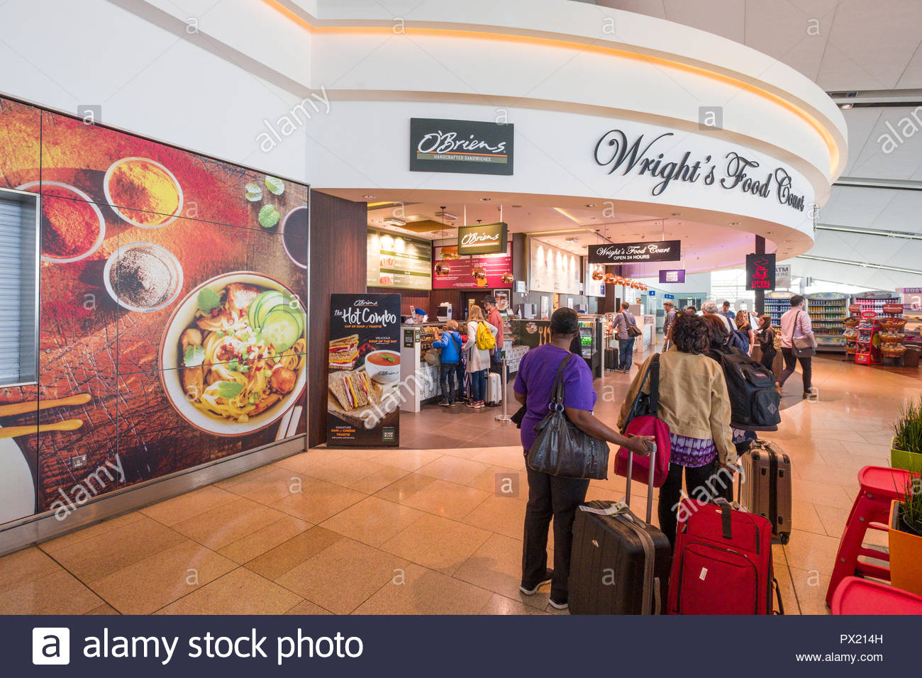 Inside Dublin Airport Stock Photos & Inside Dublin Airport Stock Images