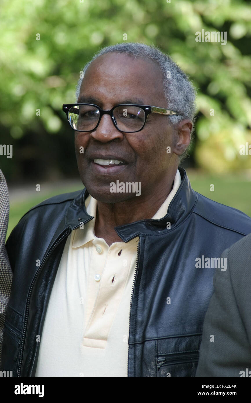 Robert Guillaume  05/22/04 'LIFT EV'RY VOTE' EVENT TO SUPPORT JOHN KERRY VICTORY 2004 @ Private Residence, Los Angeles Photo by Kazumi Nakamoto/HNW / PictureLux  May 22, 2004   File Reference # 33686 1002HNWPLX Stock Photo
