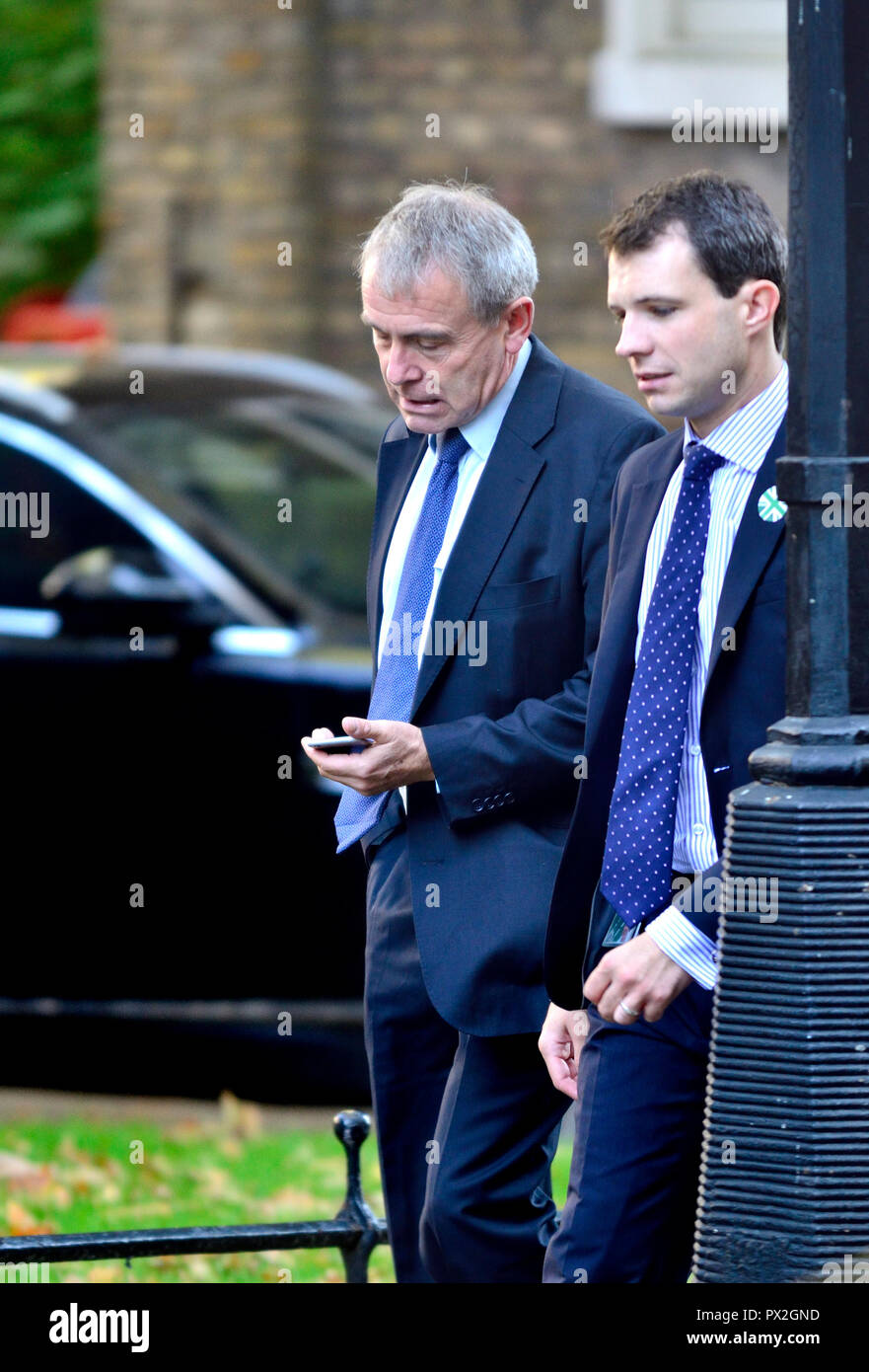 Robert Goodwill MP (Minister for Children and Families - left) arriving during a lengthy cabinet meeting to discus Brexit, Downing Street 16th October Stock Photo