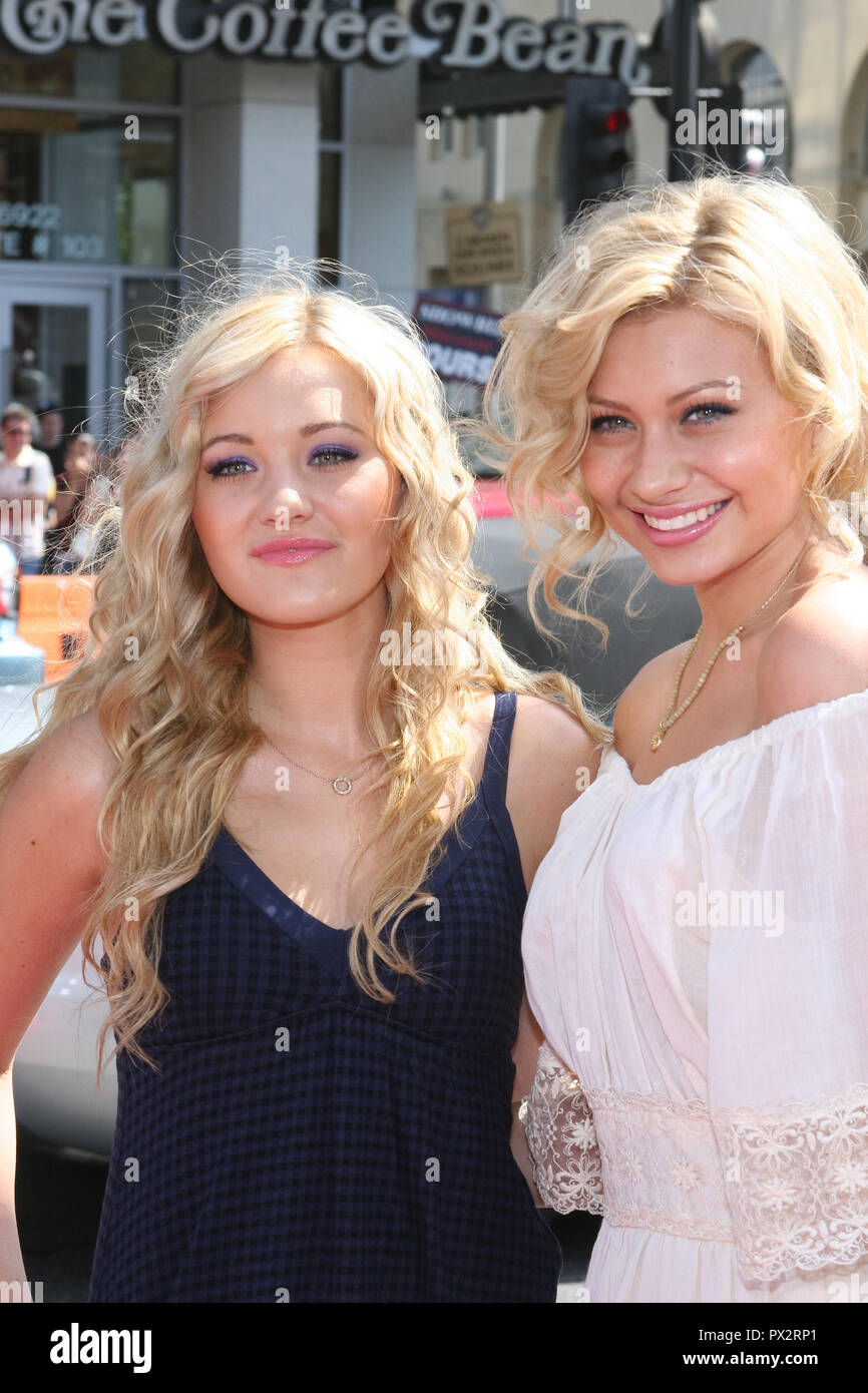 AJ Michalka, Aly Michalka  06/09/07 'Nancy Drew' Premiere  @ Grauman's Chinese Theatre, Hollywood Photo by Izumi Hasegawa/HNW / PictureLux  June 9, 2007   File Reference # 33686 005HNWPLX Stock Photo