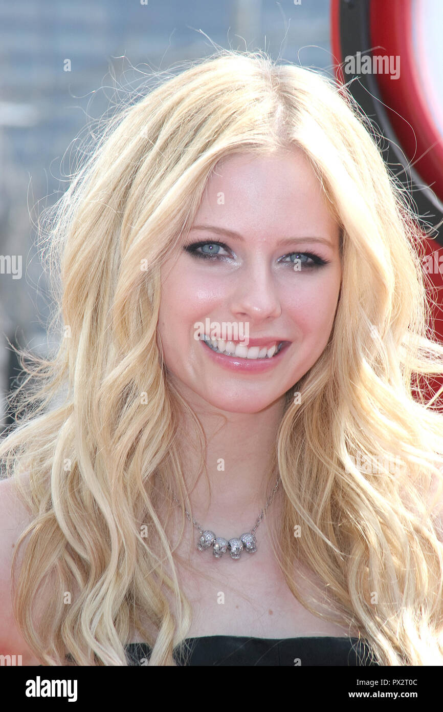 Avril Lavigne 04/30/06 OVER THE HEDGE MANN VILLAGE THEATER, Westwood photo by Jun Matsuda/HNW