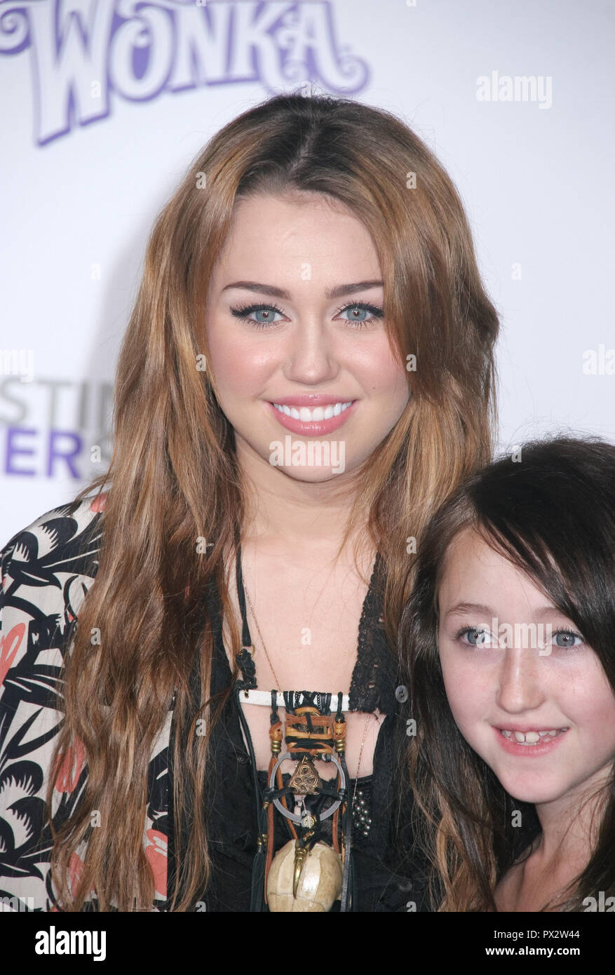 Miley Cyrus: Beverly Center Shopping with Noah!: Photo 409655, Miley  Cyrus, Noah Cyrus Pictures