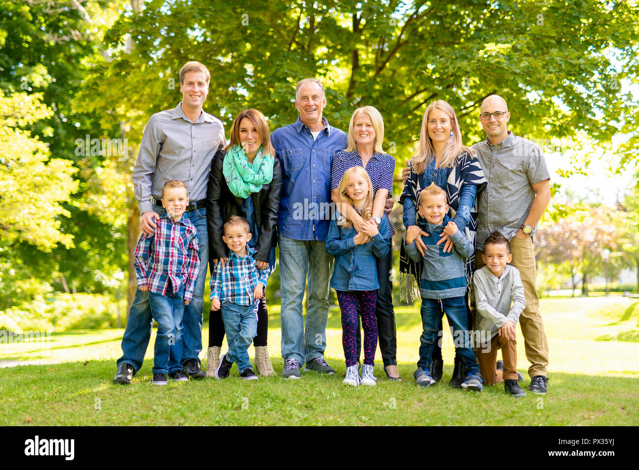 Extended family grandmother uncle aunt hi-res stock photography and images  - Alamy
