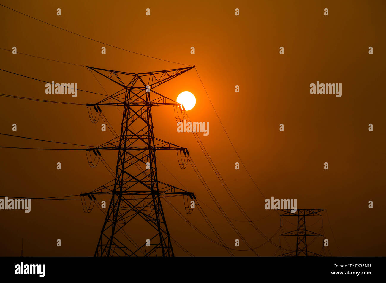 National grid pylons hi-res stock photography and images - Alamy