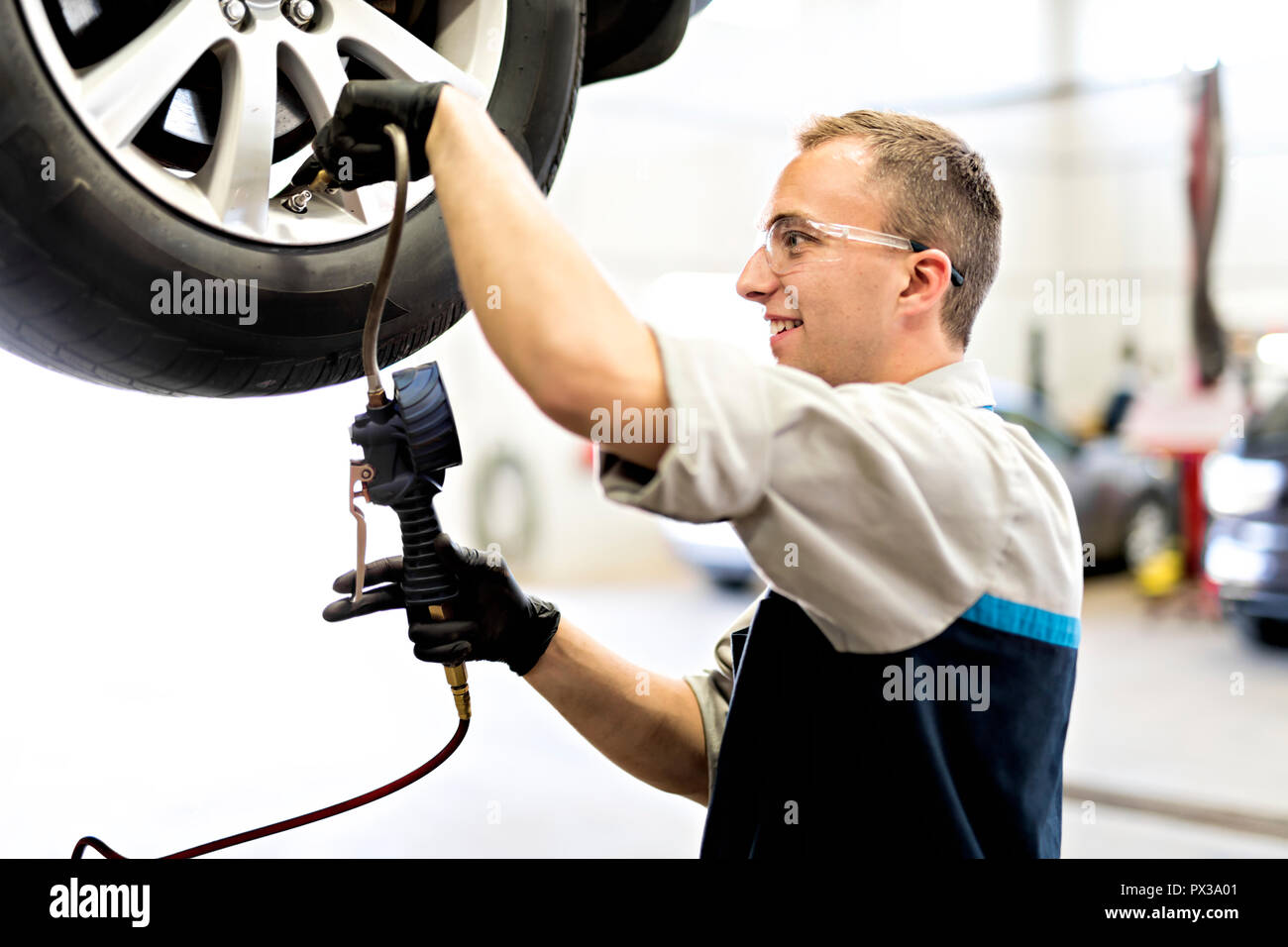 Air brake mechanic hires stock photography and images Alamy