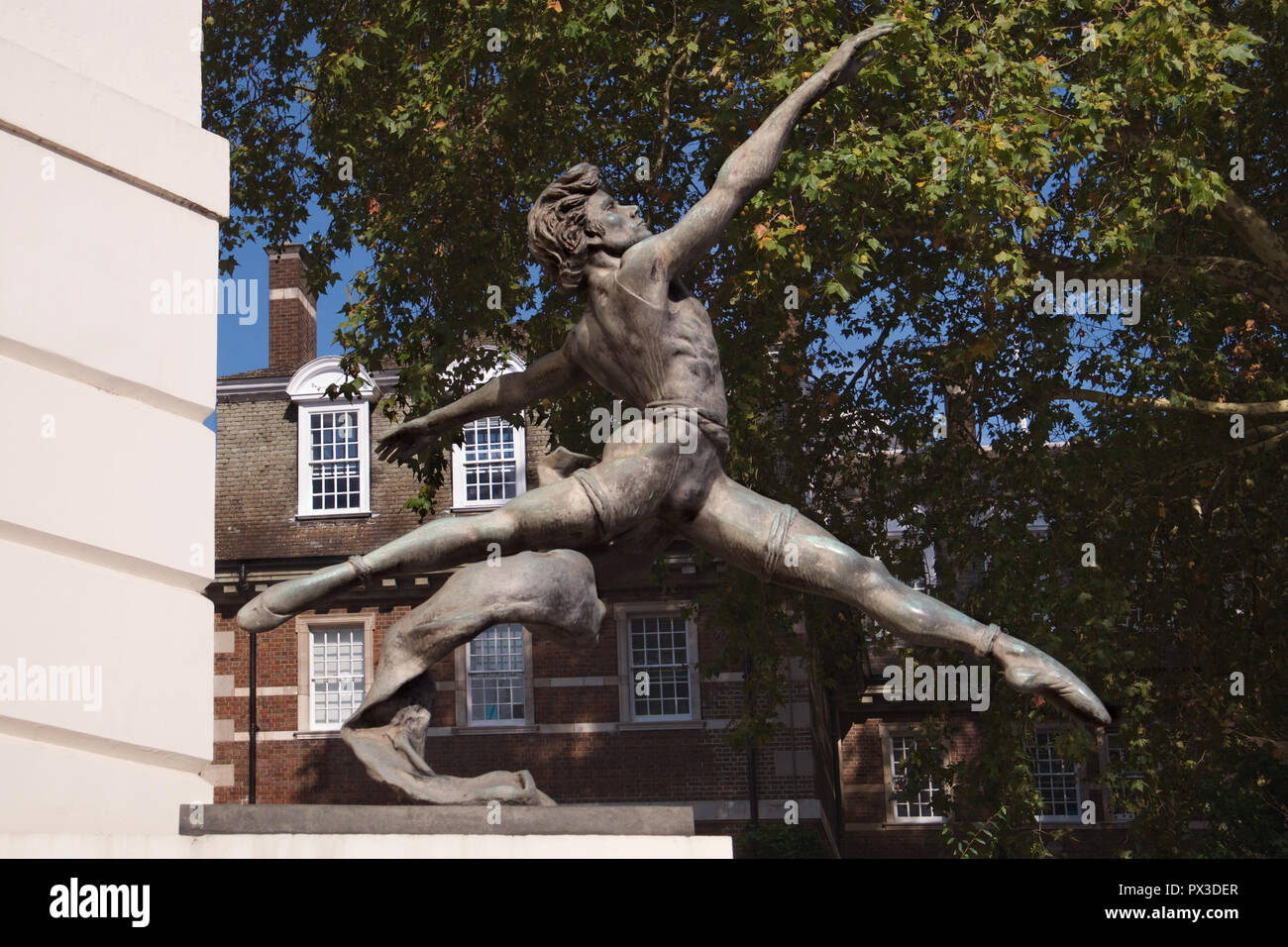Jeté dance statue, London Stock Photo