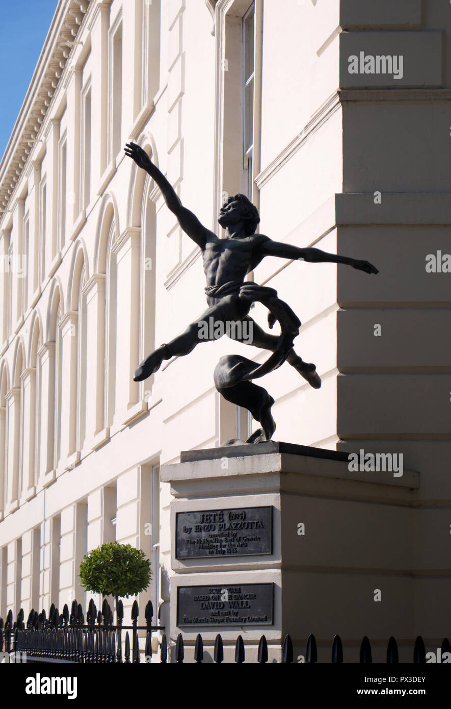 Jeté dance statue, London Stock Photo