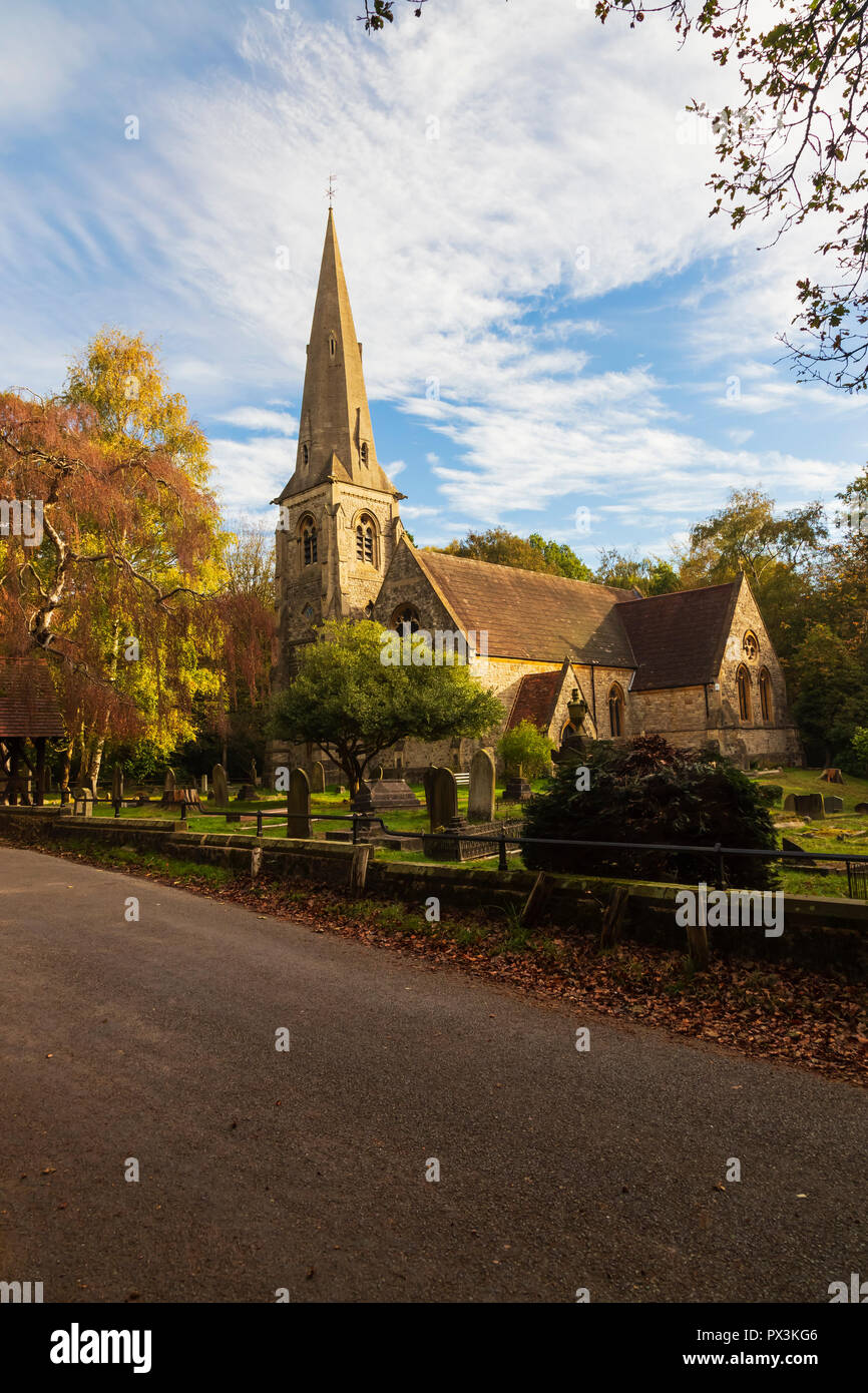 Epping Forest. 19th Oct 2018. Uk Weather: The Church Of The Holy 