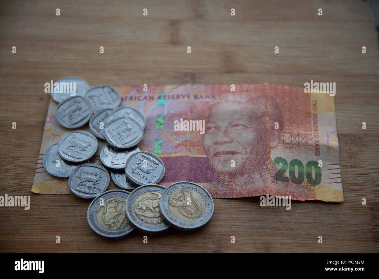 Johannesburg, South Africa, 19 October, 2018. The South African Rand re-gained some of its recent losses and headed into the weekend a little stronger. Credit: Eva-Lotta Jansson/Alamy Live News Stock Photo