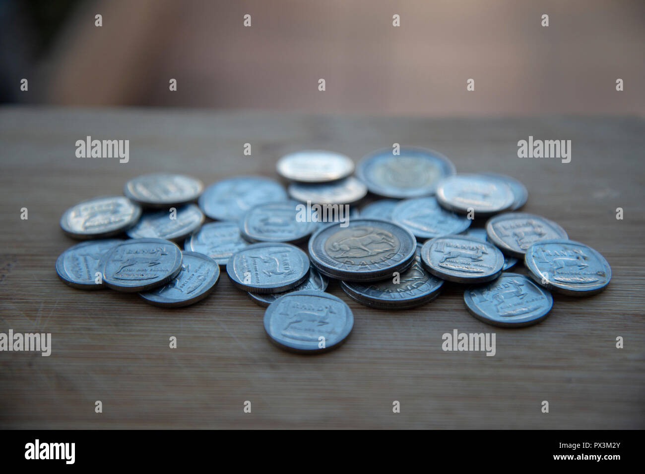 Johannesburg, South Africa, 19 October, 2018. The South African Rand re-gained some of its recent losses and headed into the weekend a little stronger. Credit: Eva-Lotta Jansson/Alamy Live News Stock Photo