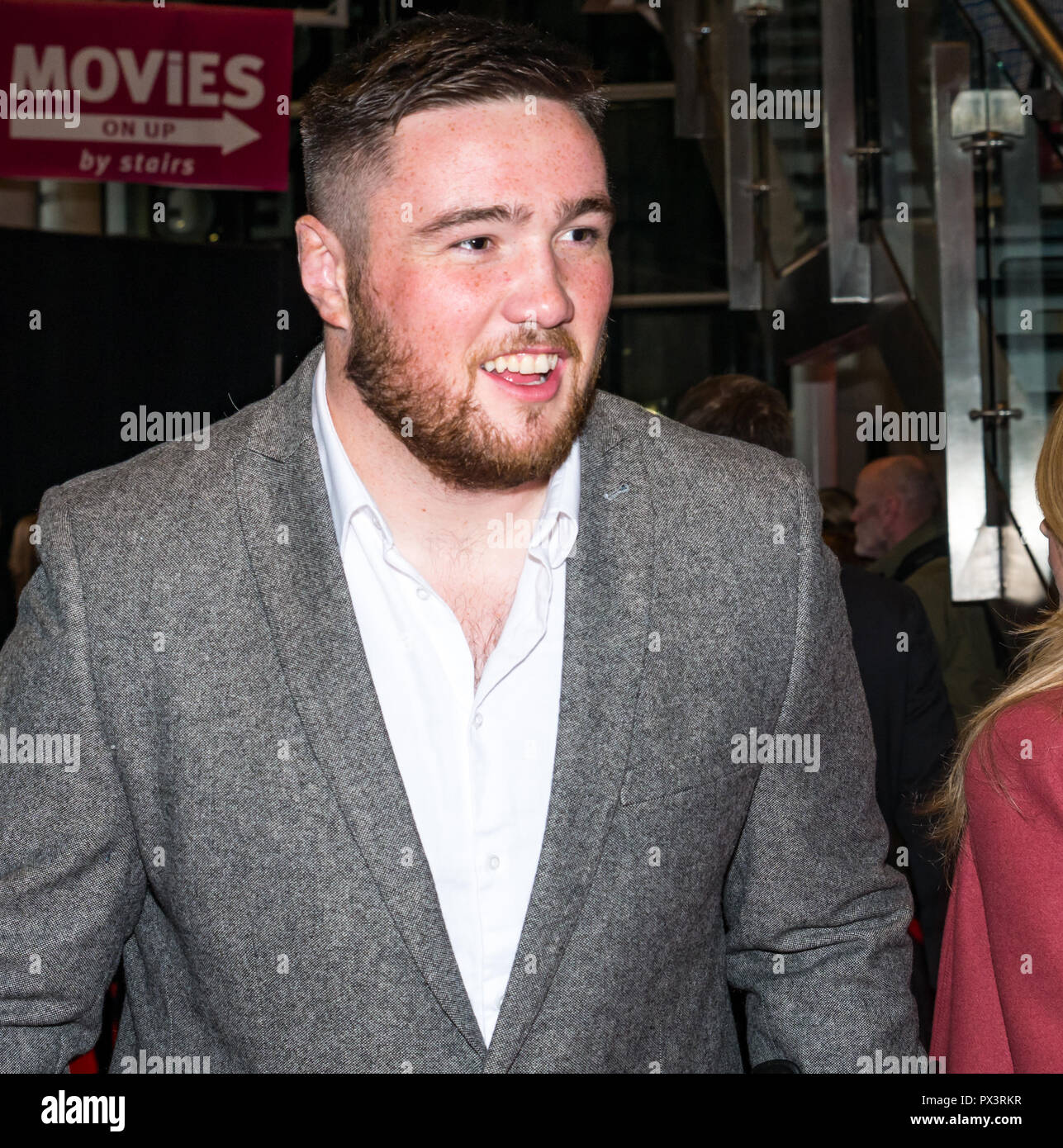 Vue Omni, Leith Walk, Edinburgh, Scotland, United Kingdom, 19th October 2018. Stars attend the Scottish premiere of Netflix Outlaw King. The red carpet is out the for Netflix’s blockbuster film. Pictured: Zander Fagerson, Glasgow Warriors and Scottish Rugby player Stock Photo