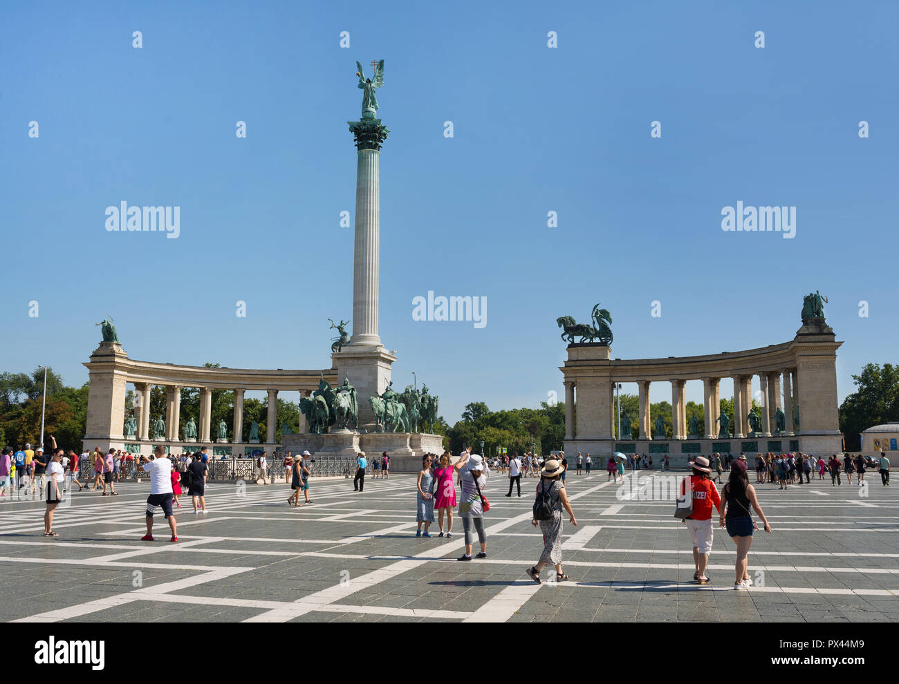 Budapest, Hungary - 7 august 2018: undefined people in Heroes Square in ...