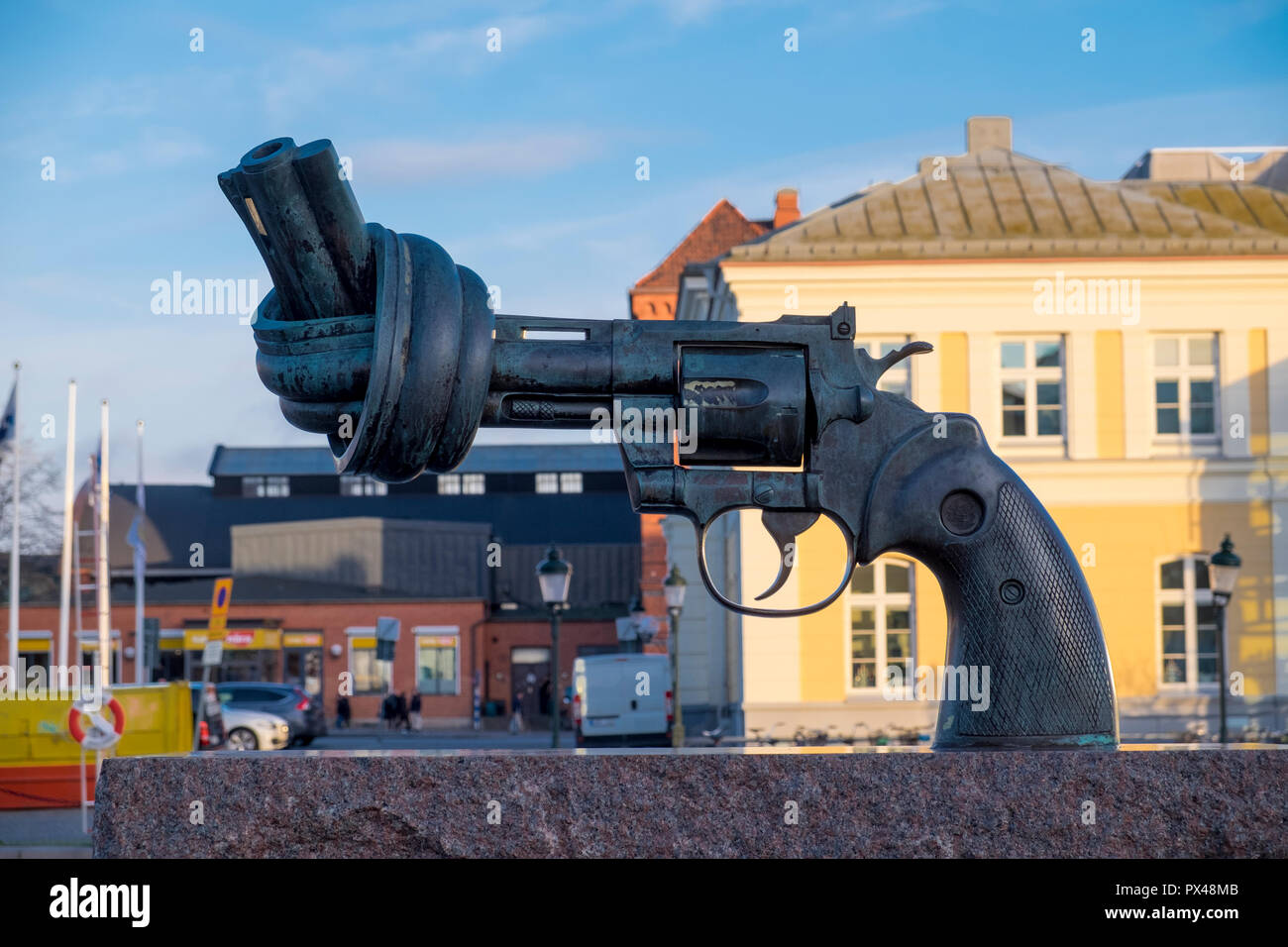 Swedish artist Carl Fredrik Reuterswärd of an oversized Colt Python ...