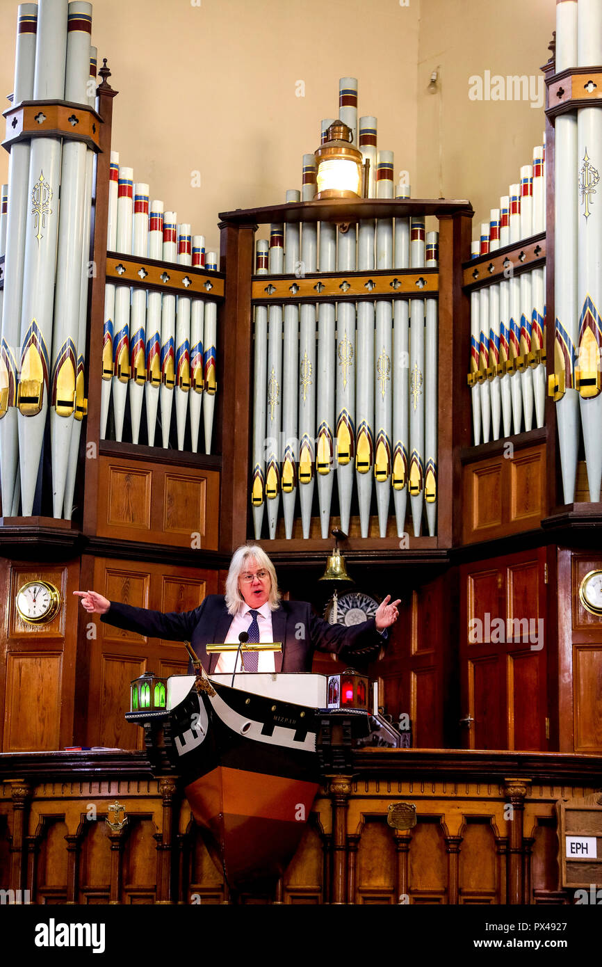 Minister preaching in Sinclair Seamen's Presbyterian Church, Belfast, Northern Ireland. Ulster, U.K. Stock Photo
