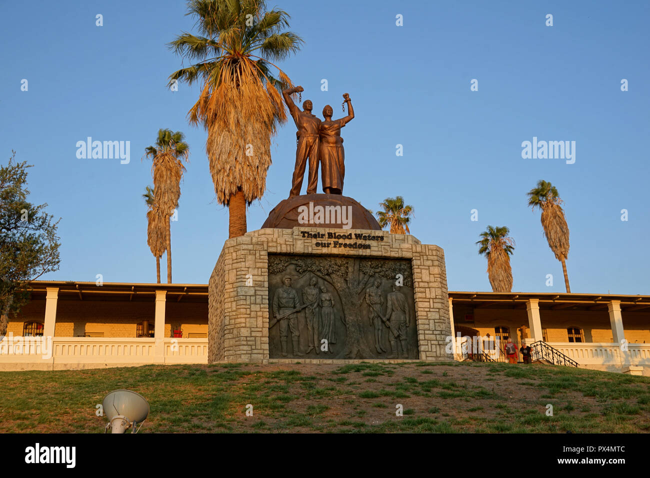 Genozid-Denkmal vor der Alten Feste, Windhoek, Namibia, Afrika, Windhoek Stock Photo