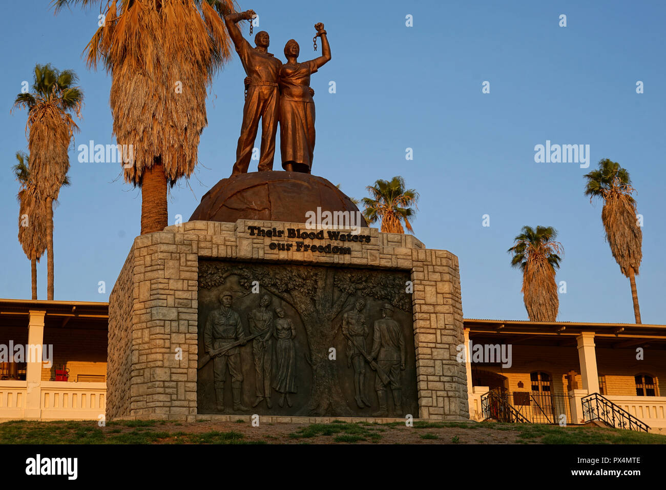 Genozid-Denkmal vor der Alten Feste, Windhoek, Namibia, Afrika, Windhoek Stock Photo