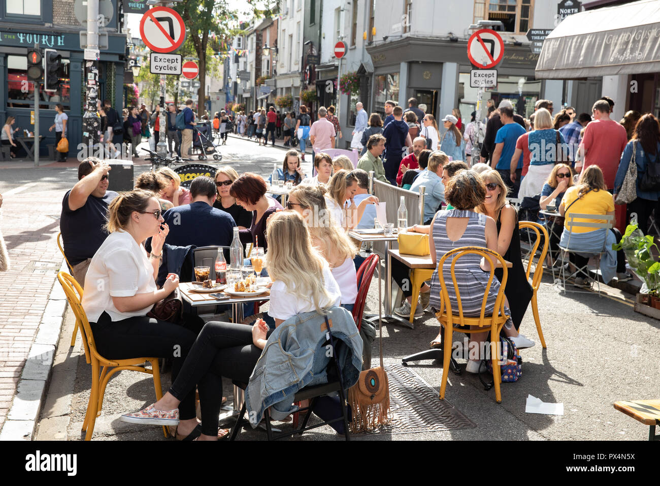 Alfresco dining in Brighton, East Sussex, UK. Stock Photo