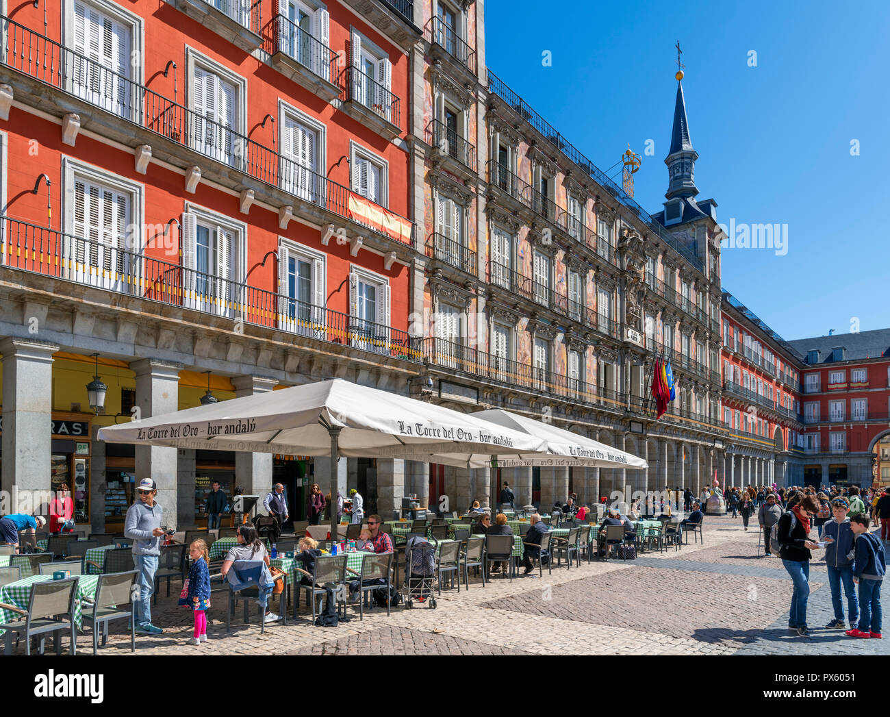 Cafes and restaurants on Plaza Mayor, Madrid, Spain Stock Photo
