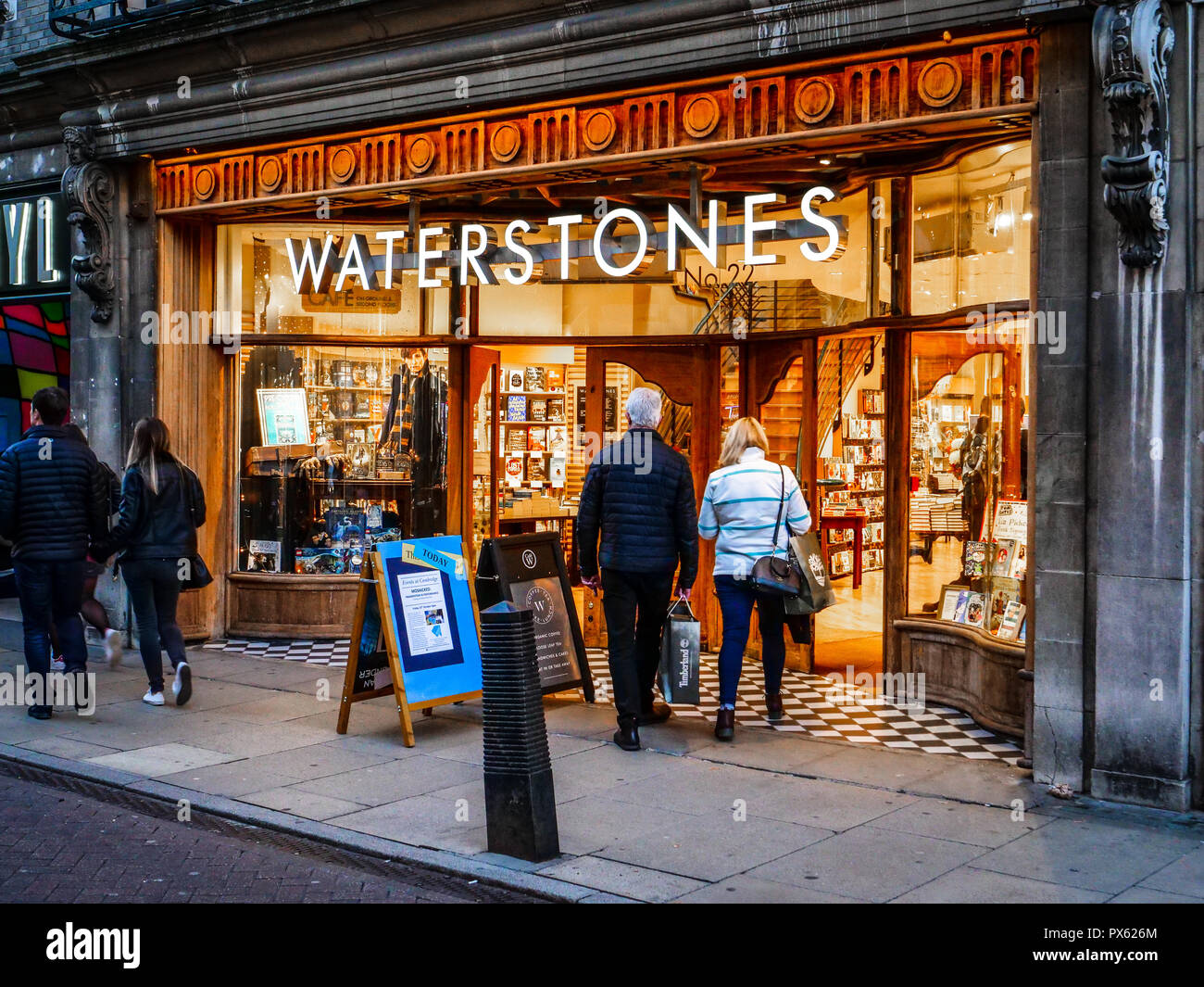 Waterstones bookstore uk hires stock photography and images Alamy