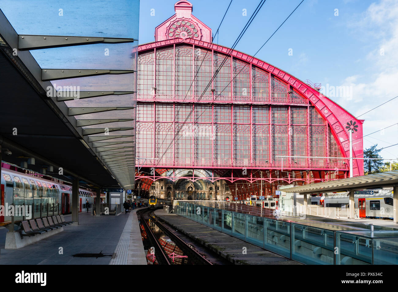 2018-10-01 Antwerp, Belgium: The huge glass vault of the train hall of Antwerp Central Railway Station was designed by the architect J. Van Asperen an Stock Photo