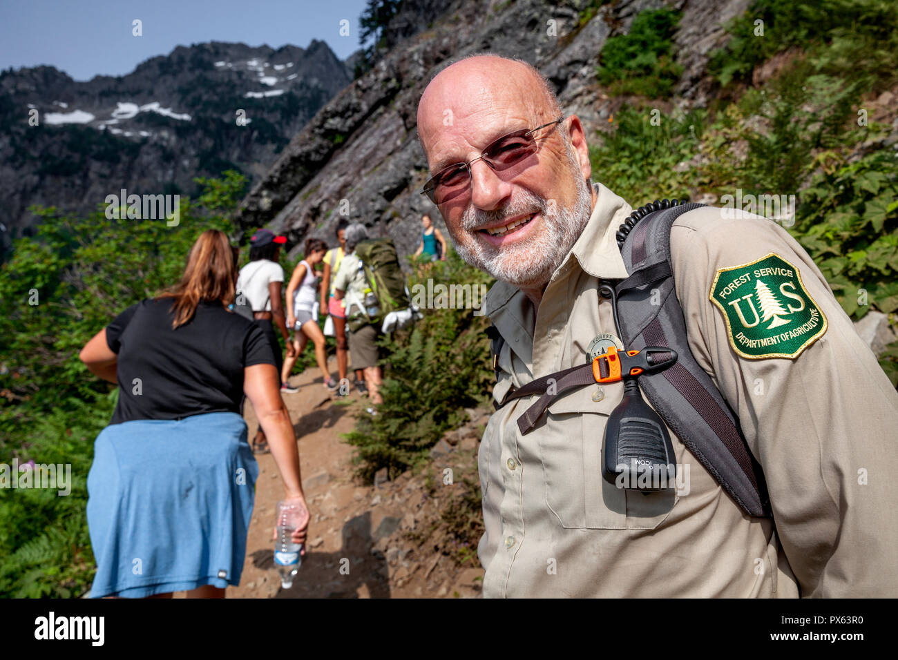 WA14855-00...WASHINGTON - Forest Service Volunteer John Spring on the Snow Lakes Trail in the  Baker-Snoqualmie National Forest. (MR# S6) Stock Photo
