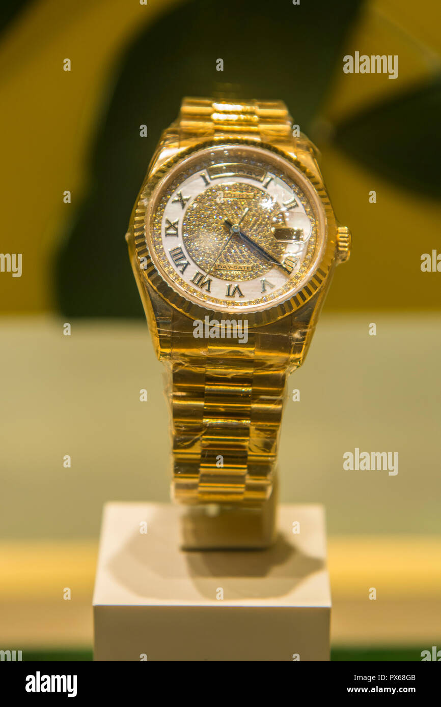 Jewelry store at Temple Mall, Kowloon, Hong Kong, China Stock Photo Alamy