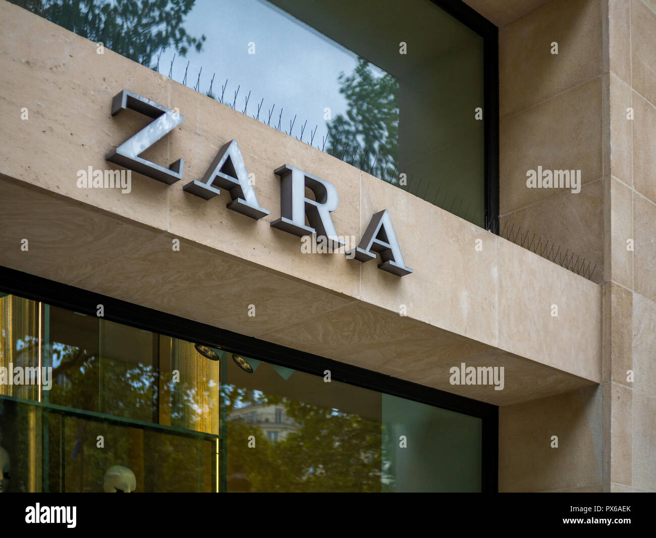 Paris, France - August 15, 2018 : Zara store in Paris. Zara is an Spanish  clothing and accessories retailer Stock Photo - Alamy
