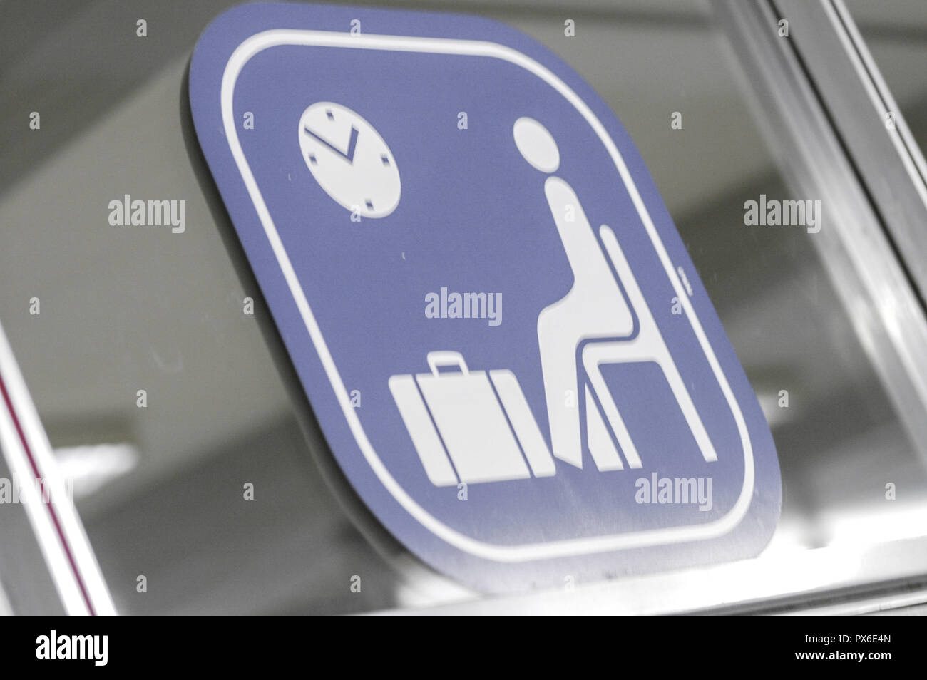 Vienna south station hi-res stock photography and images - Alamy