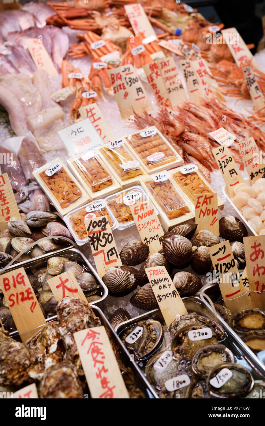 Fresh seafood, shrimp, oysters, scallops, shellfish at Nishiki market