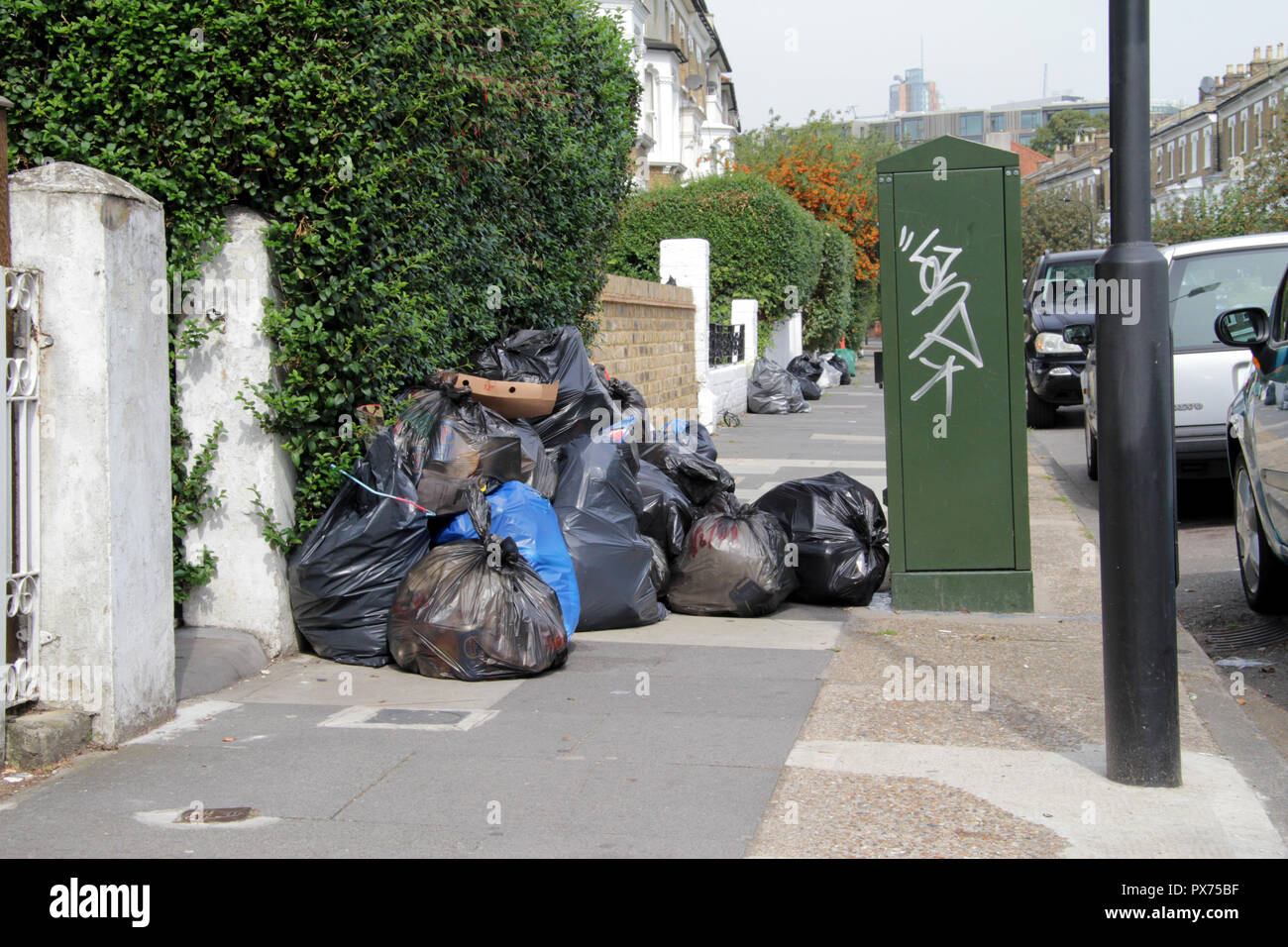 Street covered in litter hi-res stock photography and images - Alamy
