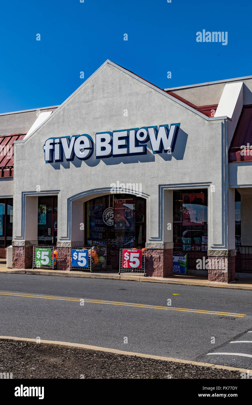 Lancaster, PA, USA - October 18, 2018:  Five Below is an American publicly held chain of discount stores with over 600 locations that sells products t Stock Photo