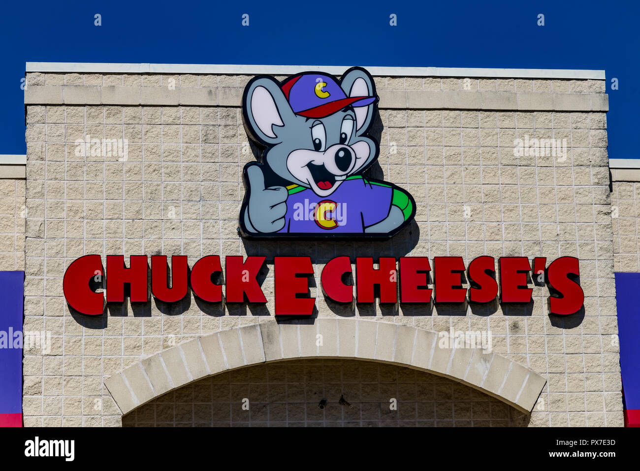 Lancaster, PA, USA - October 18, 2018:  Chuck E. Cheese's is a chain of American family entertainment centers and restaurants with over 600 locations. Stock Photo