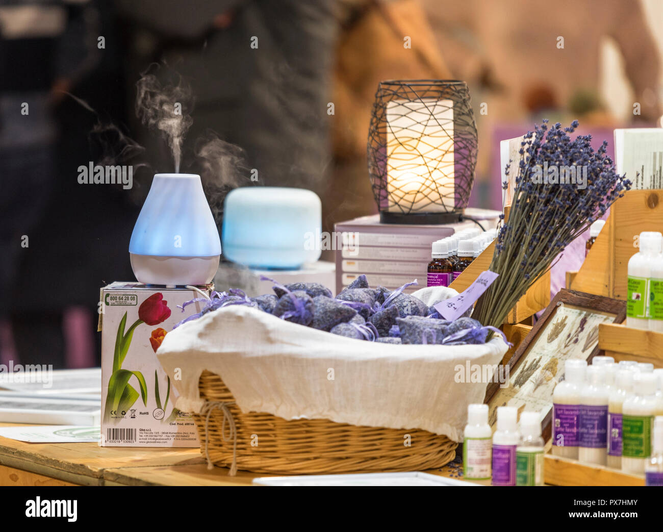 https://c8.alamy.com/comp/PX7HMY/various-houseware-on-sale-at-fiera-milano-PX7HMY.jpg