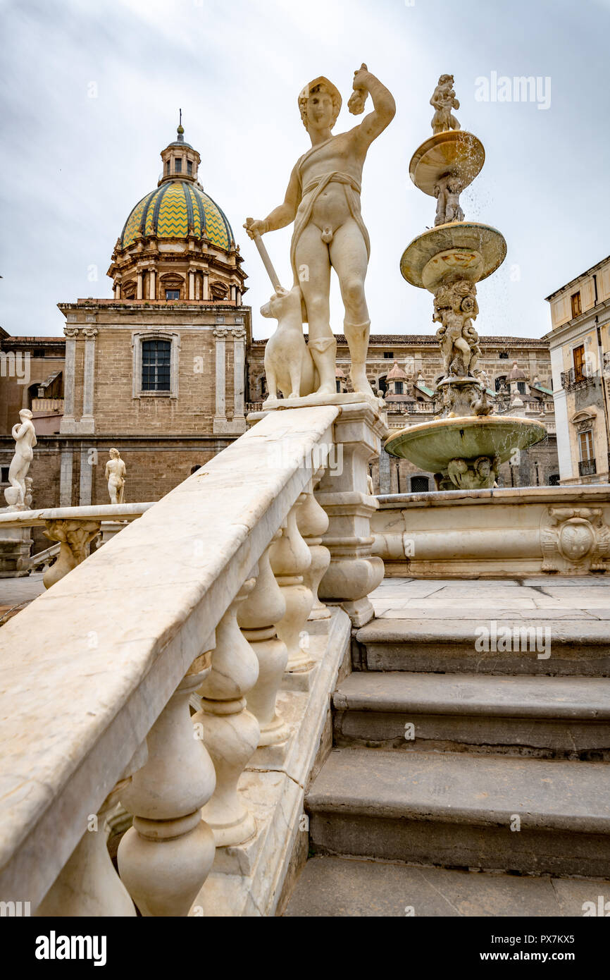 Fountain Pretoria, Piazza Pretoria, Palermo, Sicily Stock Photo Alamy