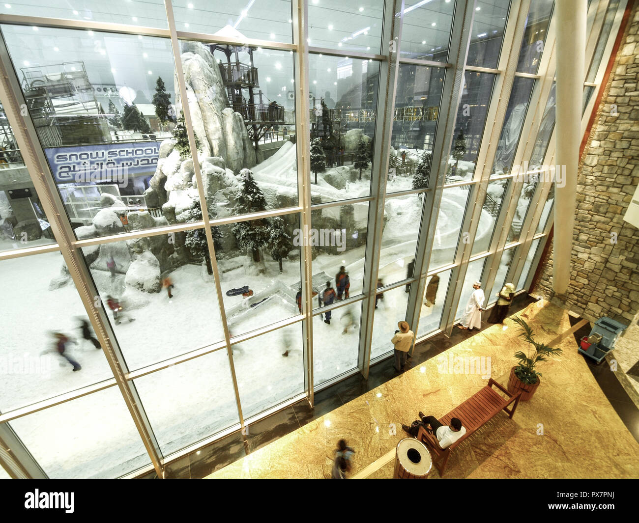 Dubai, Emirates Mall, Ski Dubai, indoor skiing in the desert, United Arab Emirates Stock Photo