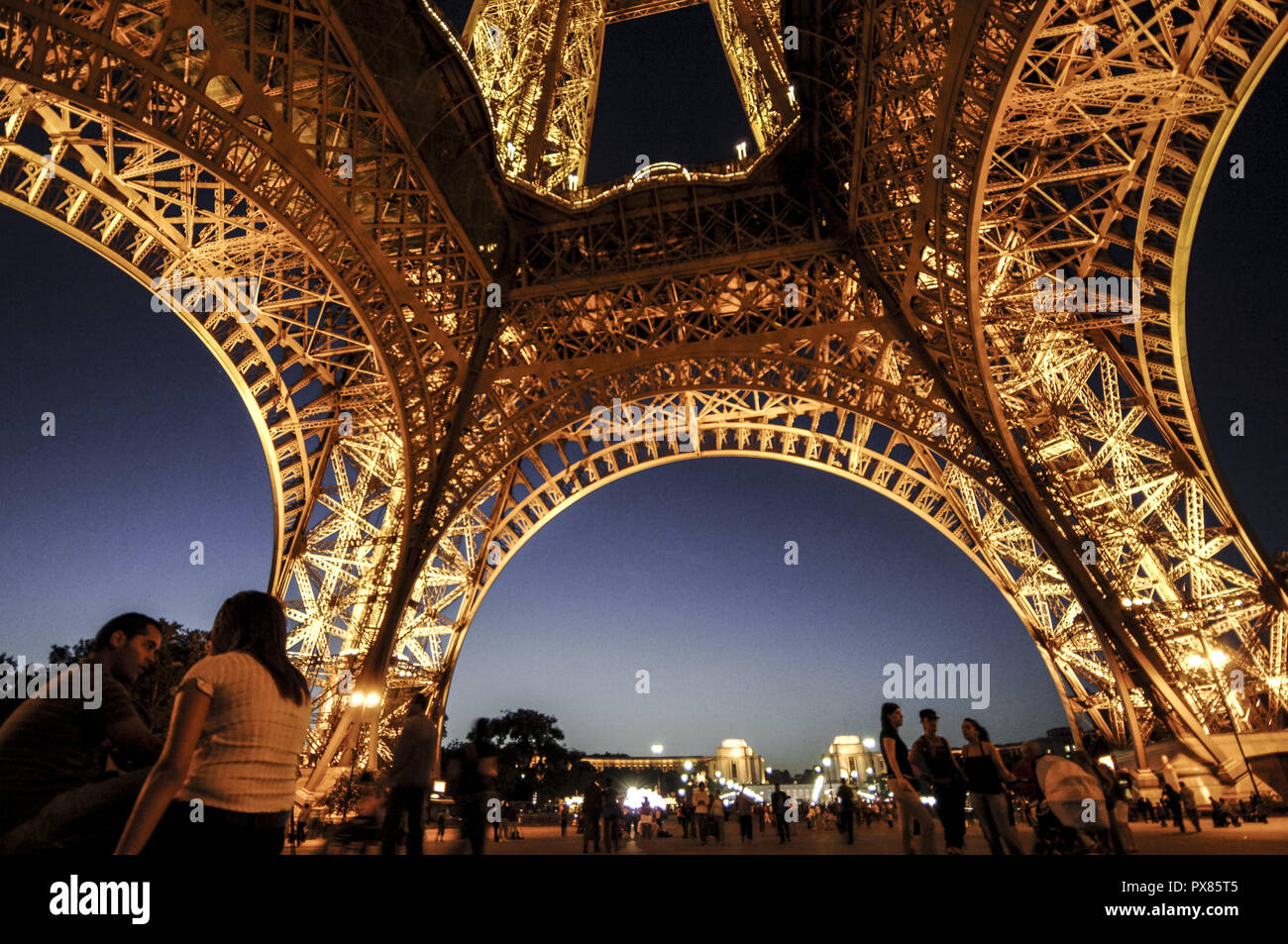 PHOTO PARIS TOUR Eiffel France Champs Elysées Montmartre Louvre Moulin