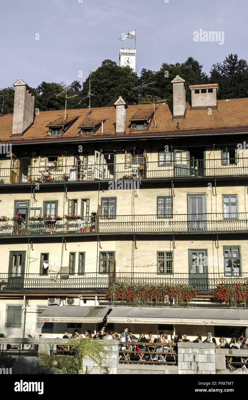 Ljubljana, riverbank of Ljubljanica, castle, cafe Romeo, Slovenia Stock Photo Alamy