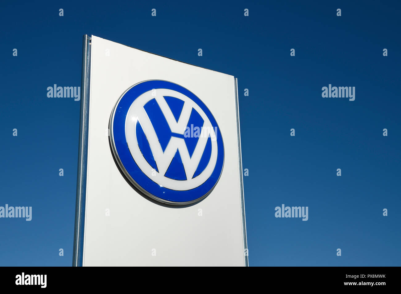 Volkswagen logo company hi-res stock photography and images - Alamy