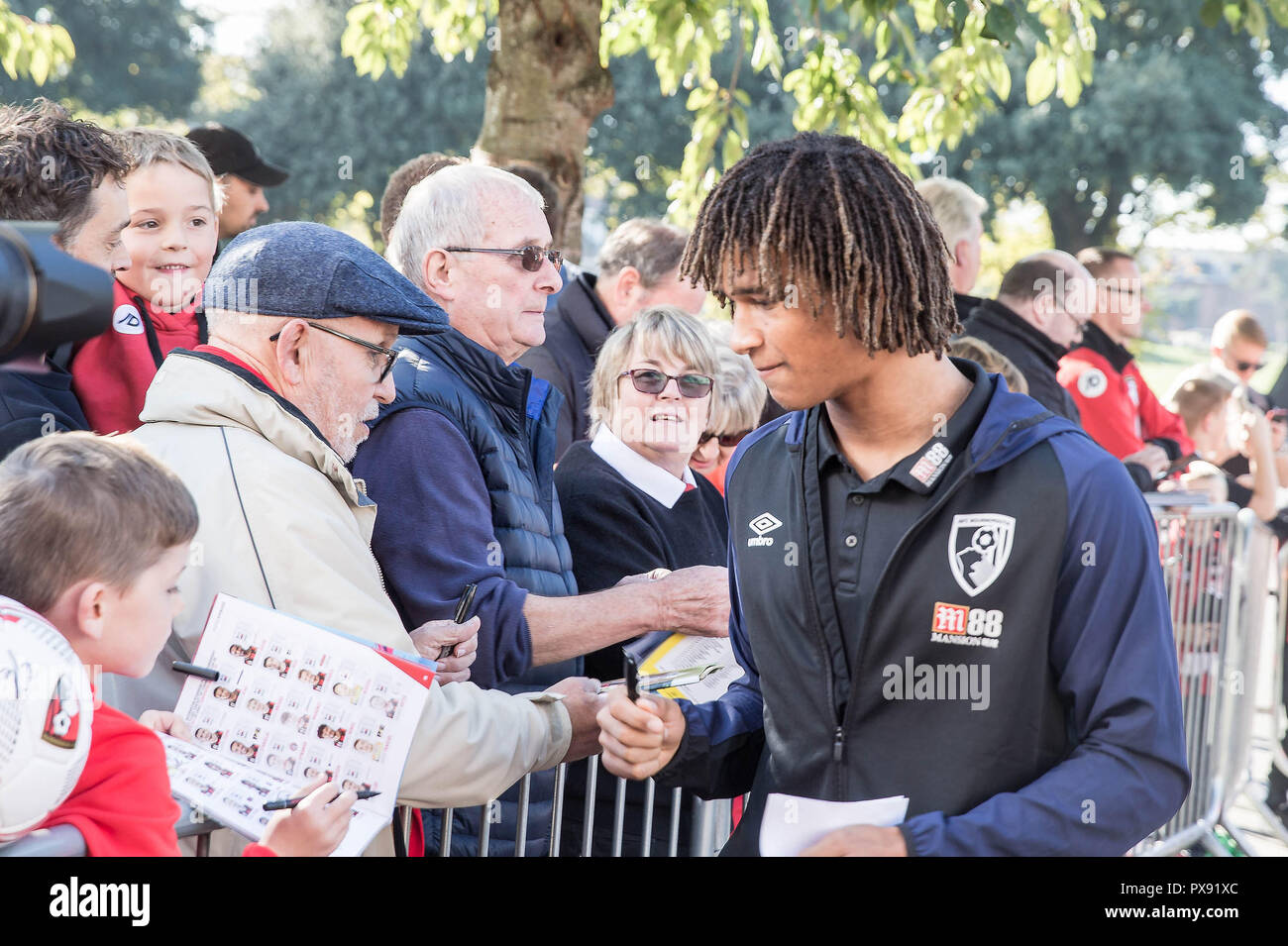 Bournemouth, UK. 20th Oct, 2018. Bournemouth, UK. 20th October 2018. Nathan AkŽ of Bournemouth prior to the Premier League match between AFC Bournemouth and Southampton at the Vitality Stadium, Bournemouth, England on 20 October 2018. Photo by Simon Carlton.  Editorial use only, license required for commercial use. No use in betting, games or a single club/league/player publications. Credit: UK Sports Pics Ltd/Alamy Live News Credit: UK Sports Pics Ltd/Alamy Live News Stock Photo