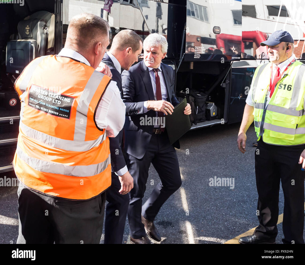 Bournemouth, UK. 20th Oct, 2018. Bournemouth, UK. 20th October 2018. Manager of Southampton Mark Hughes arrives for the Premier League match between AFC Bournemouth and Southampton at the Vitality Stadium, Bournemouth, England on 20 October 2018. Photo by Simon Carlton.  Editorial use only, license required for commercial use. No use in betting, games or a single club/league/player publications. Credit: UK Sports Pics Ltd/Alamy Live News Credit: UK Sports Pics Ltd/Alamy Live News Stock Photo