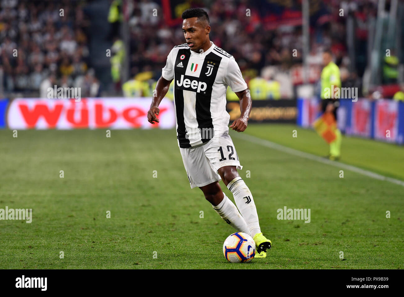 Christian Kouame of ACF Fiorentina and Alex Sandro of Juventus FC compete  for the ball during the Serie A football match between Juventus FC and ACF  Stock Photo - Alamy