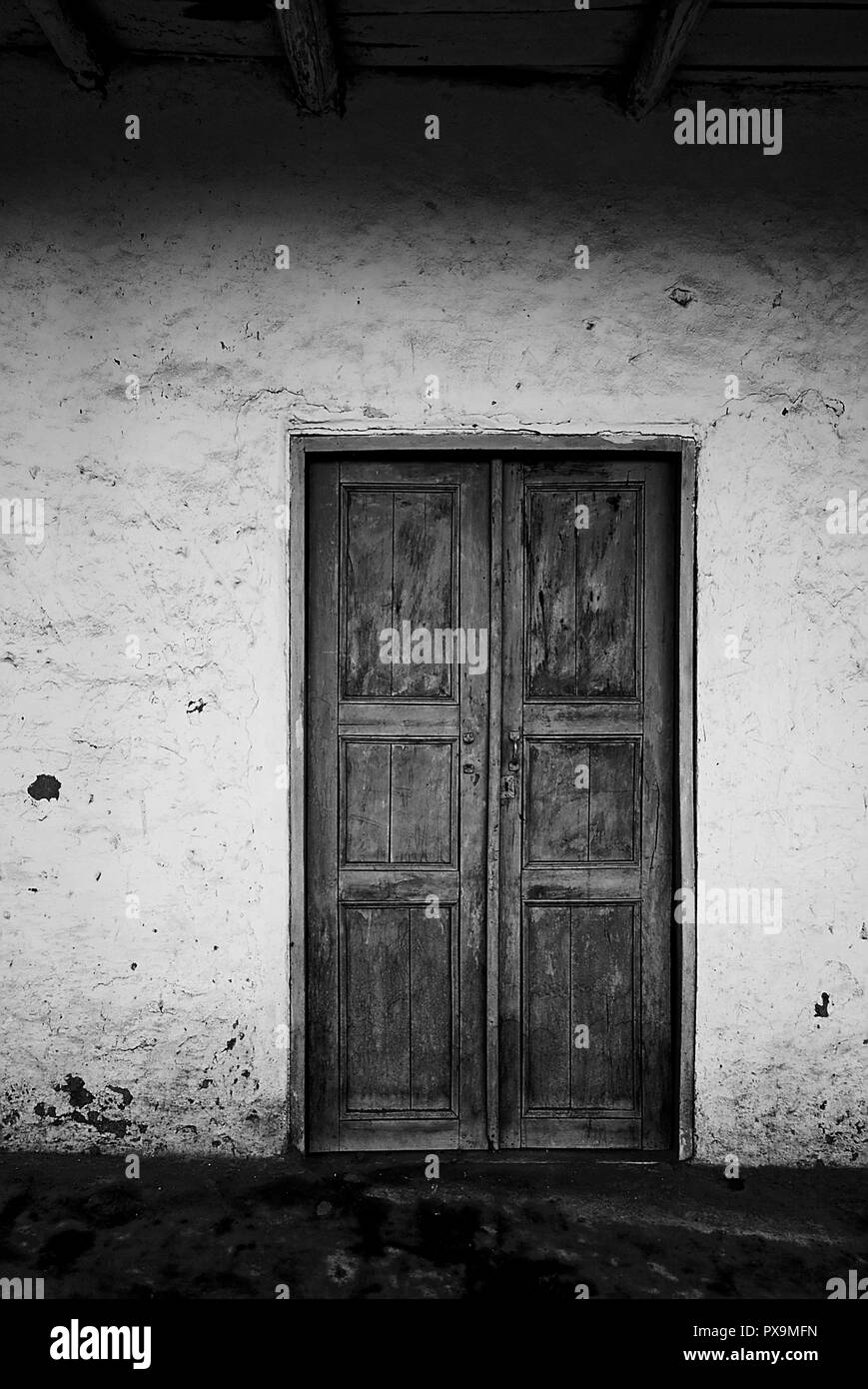 Wood door design Black and White Stock Photos & Images - Alamy