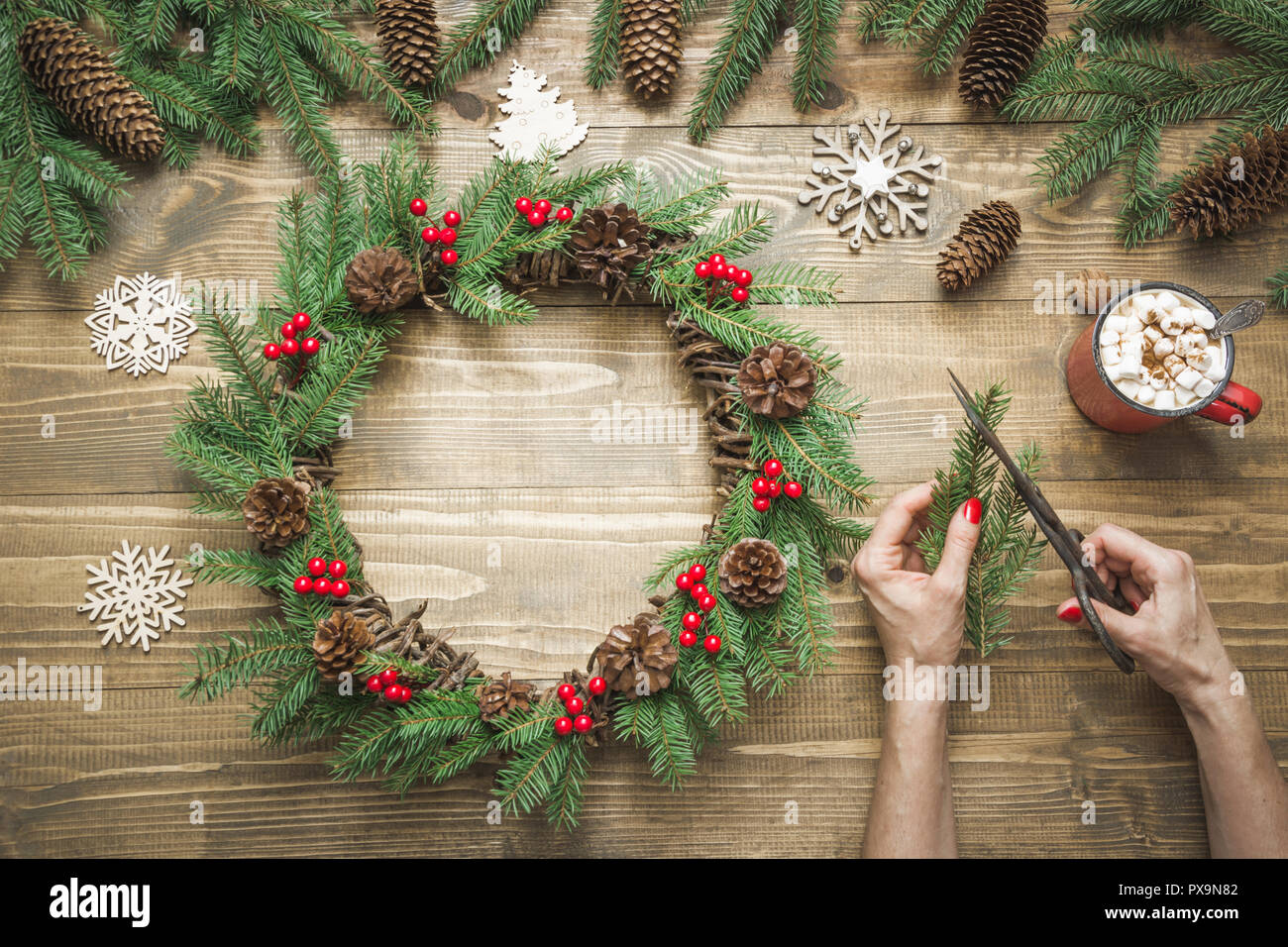 Christmas Wreath Workshop Cape Cod 2022 Christmas Workshop High Resolution Stock Photography And Images - Alamy