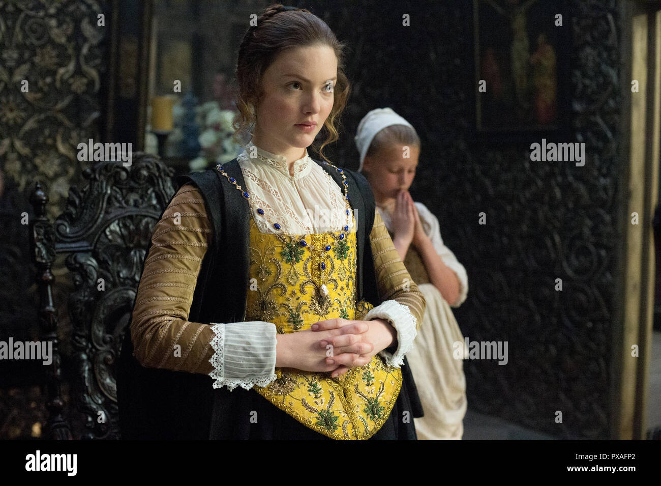 RELEASE DATE: September 1, 2017 TITLE: Tulip Fever STUDIO: Weinstein Company DIRECTOR: Justin Chadwick PLOT: An artist falls for a young married woman while he's commissioned to paint her portrait during the Tulip mania of 17th century Amsterdam STARRING: Judi Dench, Alicia Vikander, Dane DeHaan, Jack O'Connell. (Credit: © Weinstein Company/Entertainment Pictures) Stock Photo